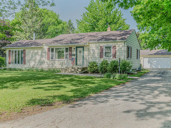 716 Kirkwood Ave, Winthrop Harbor, IL 60096