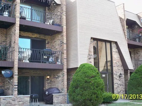 7306 Blackstone Ave #3-1, Justice, IL 60458