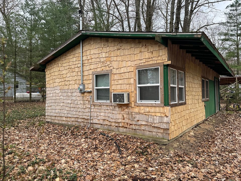 1st image of 688 W Lake Ave