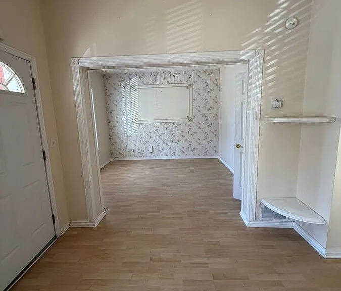 625 E Wilmington Ave — Photo 7