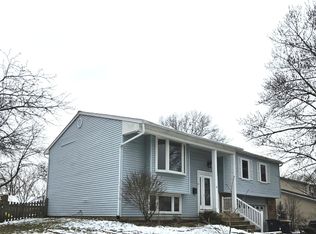 207 E Old Bridge Rd, Palatine, IL 60067