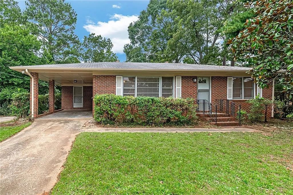 151 Carver Rd photo 1
