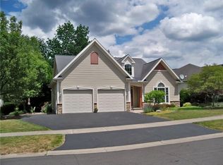 166 New Tudor Rd, Pittsford, NY 14534