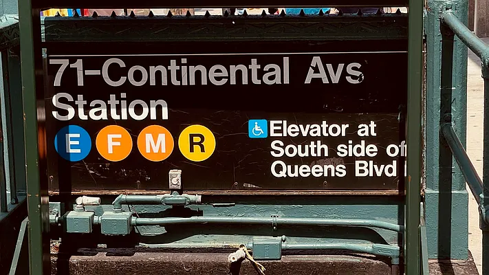 Sold by Winzone Realty Inc | media 18