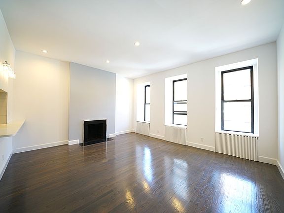 2nd image of 208 E 60th St APT 2