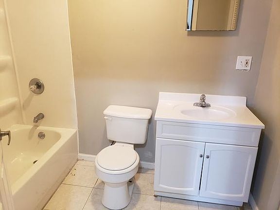 5th image of 5140 S King Dr