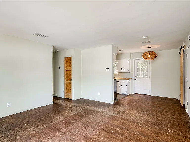 1707 Overhill Dr — Photo 6