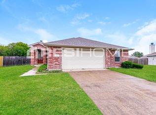 1009 Ronald Allen Ct, Glenn Heights, TX 75154