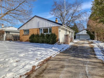 2880 South 98th STREET, West Allis, WI, 53227