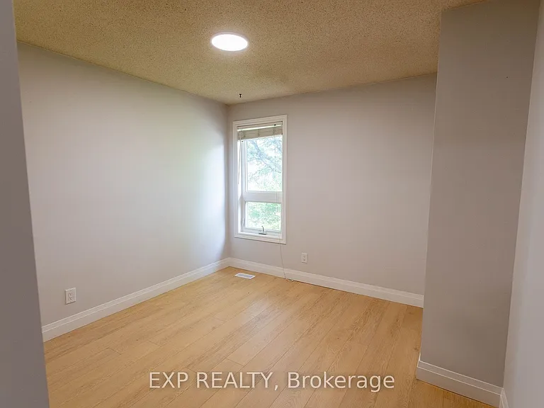 710 Coronation Ave #7 — Photo 12