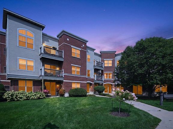 3rd image of 5196 Sassafras Dr Unit 209