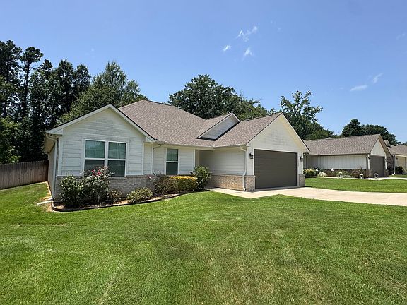 2nd image of 3704-3784 Cottage Park Cir #E5091605e