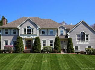 4 Farnham Cir, Andover, MA 01810