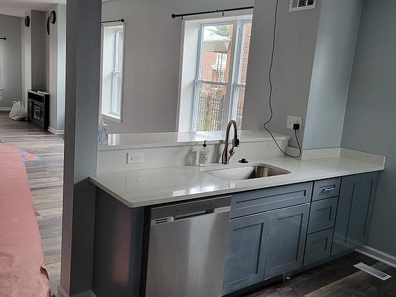 3rd image of 131 W Olney Ave