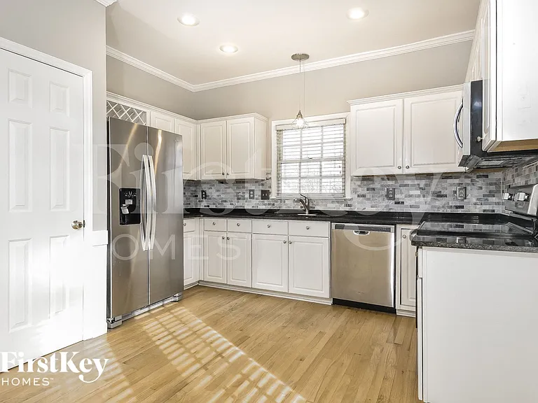 6980 Avenbury Cir — Photo 7