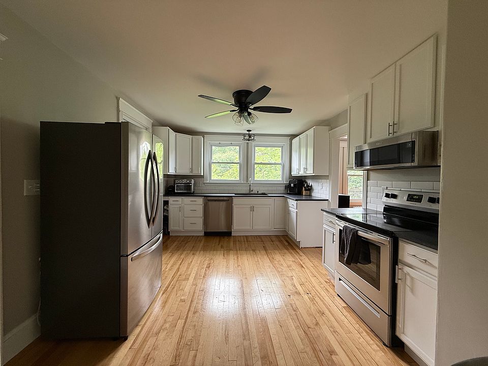 1st image of 50 Rockland Ave #2