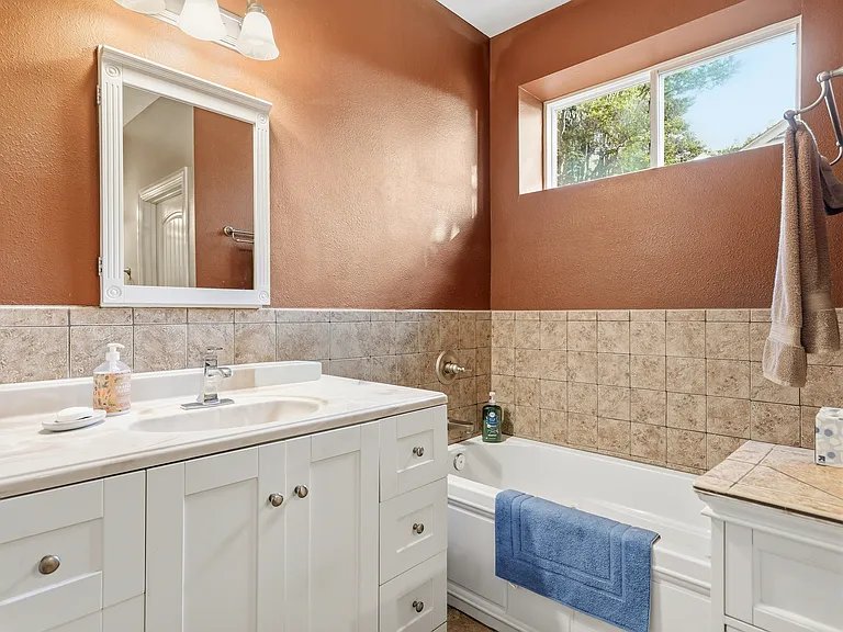 2720 Oates Dr — Photo 12