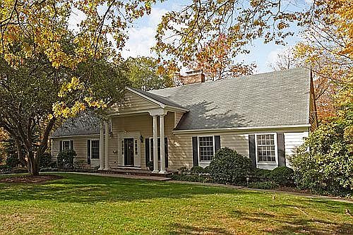 1st image of 388 Lake View Dr
