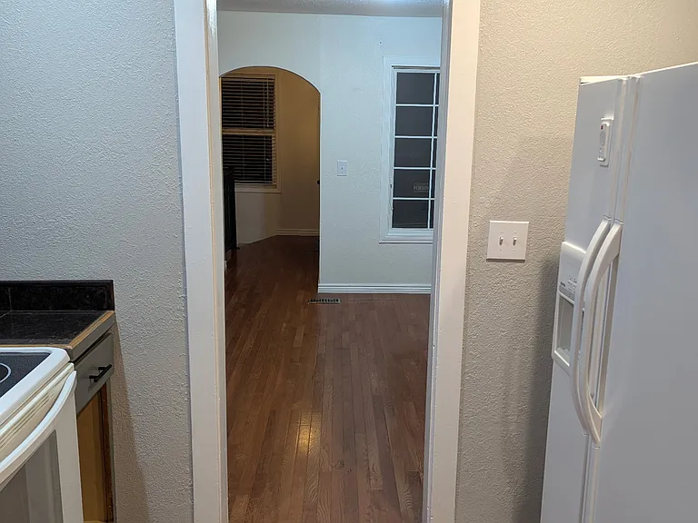 4801 W Irving St — Photo 9