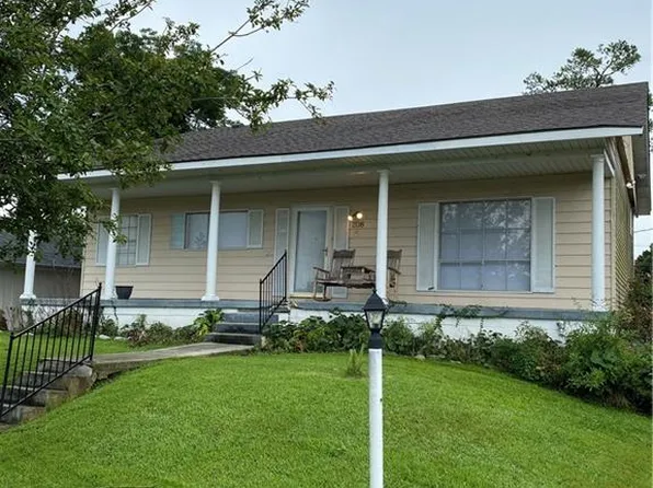 208 Amapola Cir, Gretna, LA 70056