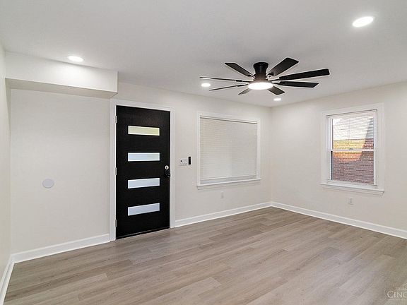 5th image of 415 Pershing Ave