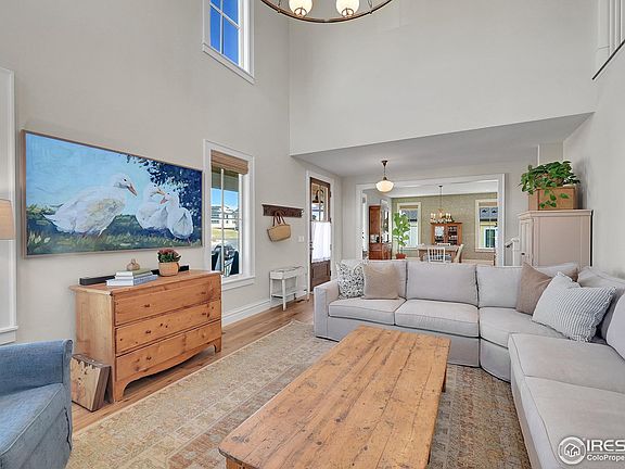 4th image of 934 Larkspur Ln