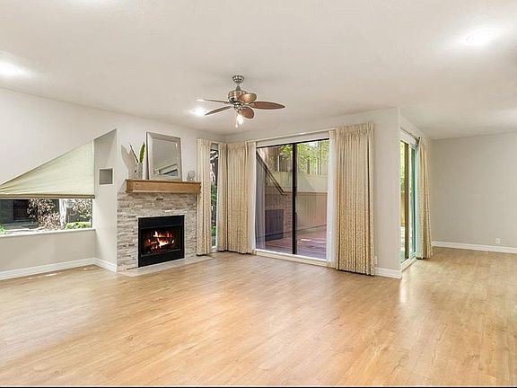 2nd image of 271 Litchfield Ln