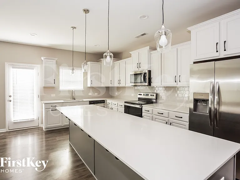777 Alexander Commons Dr — Photo 8