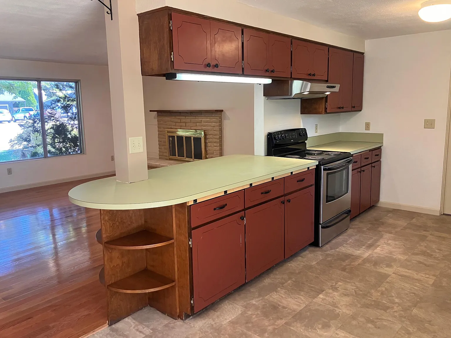 3 bed, 1564 sqft, $2,245 — Photo 3