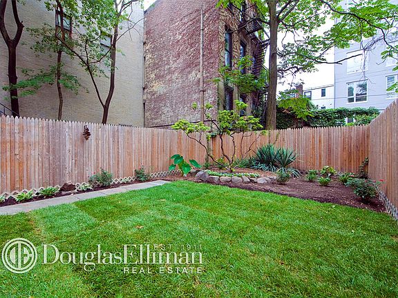 2nd image of 546 Pacific St #1