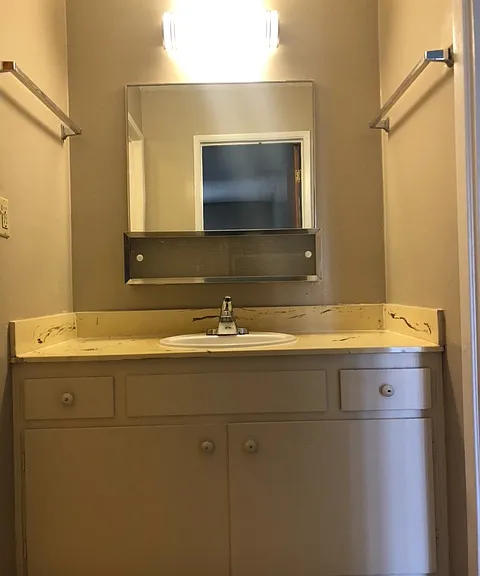 2515 Benvenue Avenue — Photo 10