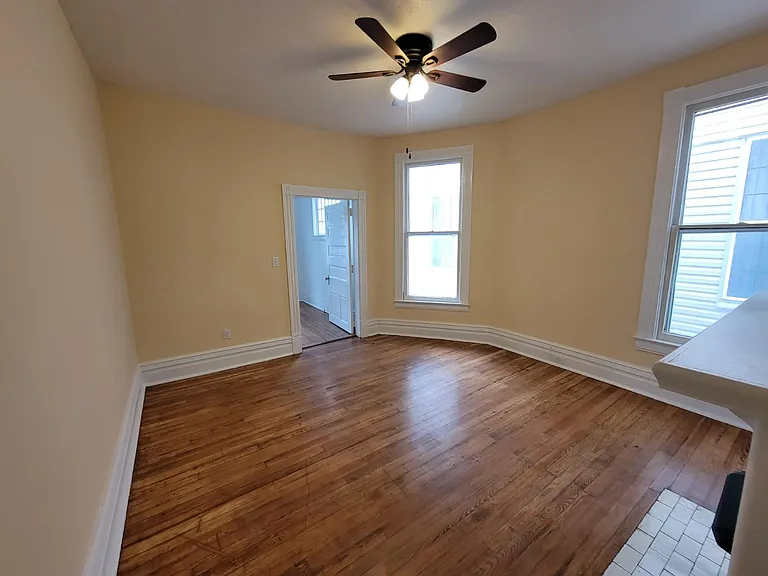 215 W Main St — Photo 4