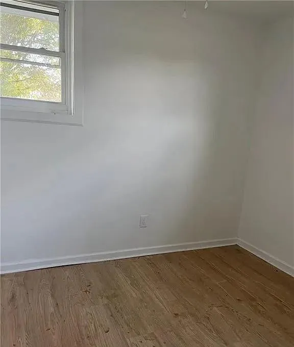 108 E Old Post Rd — Photo 2