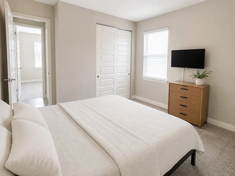 6345 NW Cloverdale Ave — Photo 18