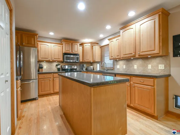 8022 S 57th St, Lincoln, NE 68516