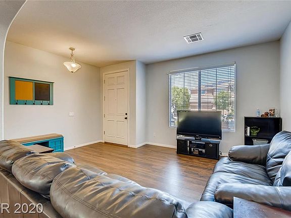 4th image of 971 San Carlos Creek Ln