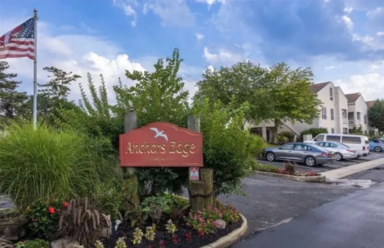 2 bed, $3,700 — Photo 1