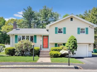 18 Surrey Rd, Woburn, MA 01801