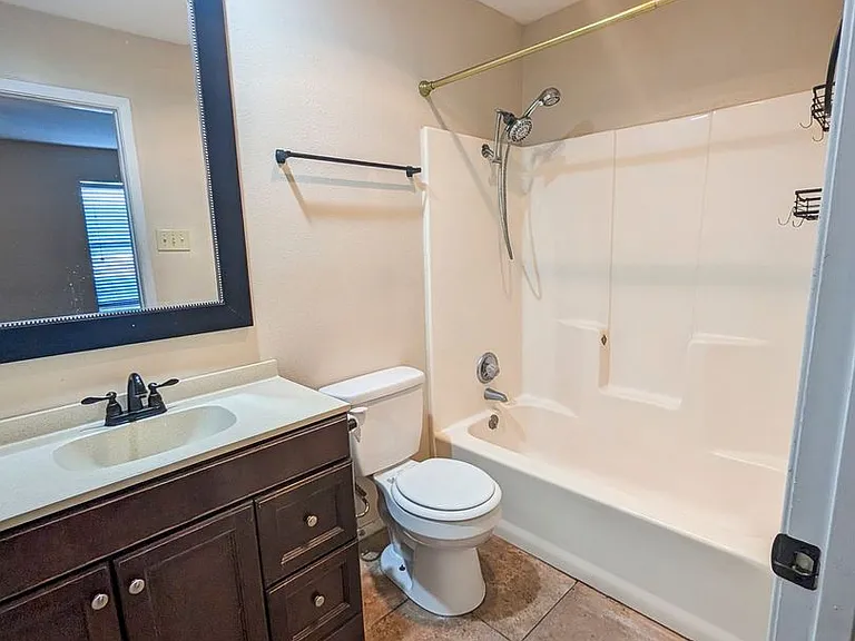 956 Sunmeadow Dr — Photo 12
