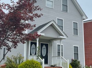5 Maple St #3, Derry, NH 03038