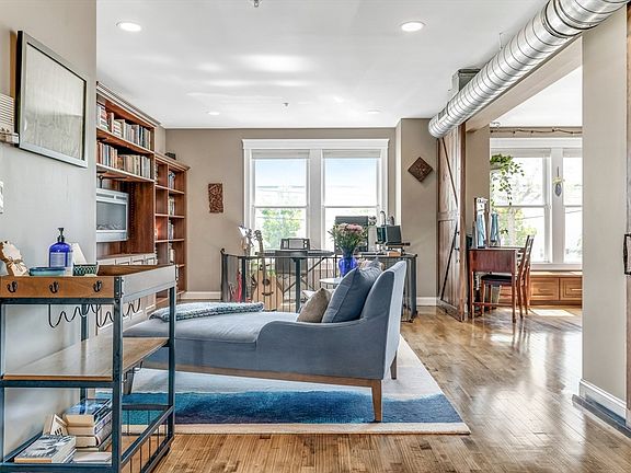 2nd image of 21 Park St Unit 2