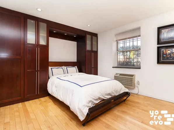 318 West 15th Street image 5 of 10