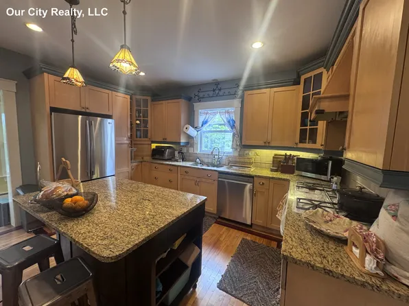 31 Stoughton St, Medford, MA 02155