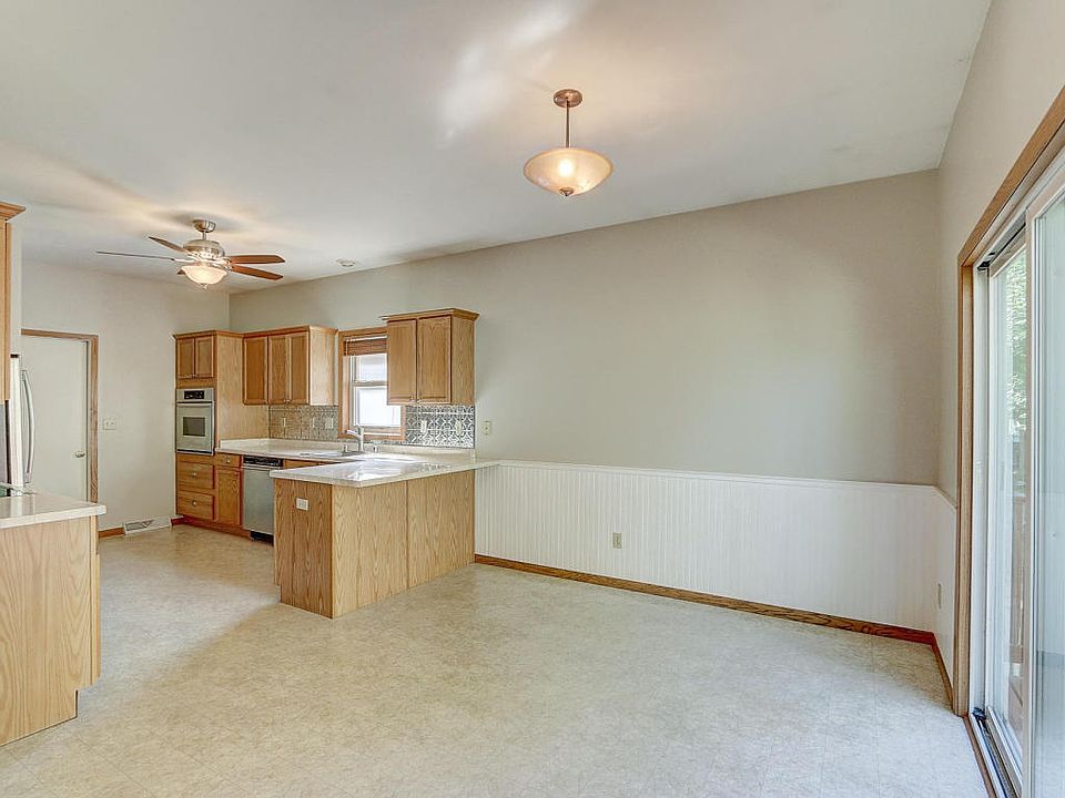 2328 Brookstone Ln Waukesha WI 53188 Zillow