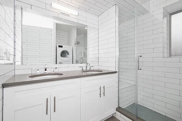 Rented by REAL New York | media 21