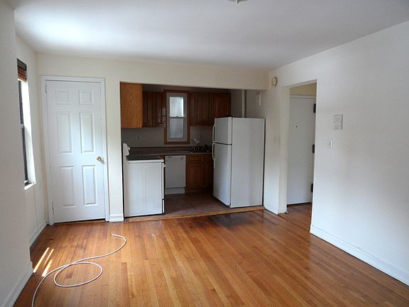 2nd image of 35 Schermerhorn St APT 11