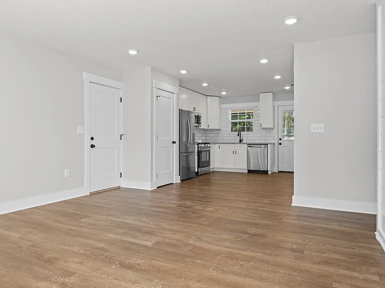 212 Doe Run Blvd — Photo 3