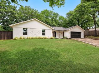 2924 Spring Oaks Ct, Bedford, TX 76021