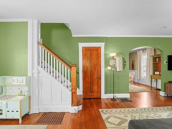 3rd image of 10 Kirkwood Ave