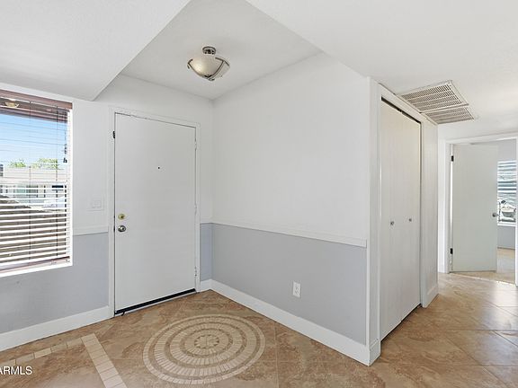 3rd image of 2202 E HAMPTON Avenue